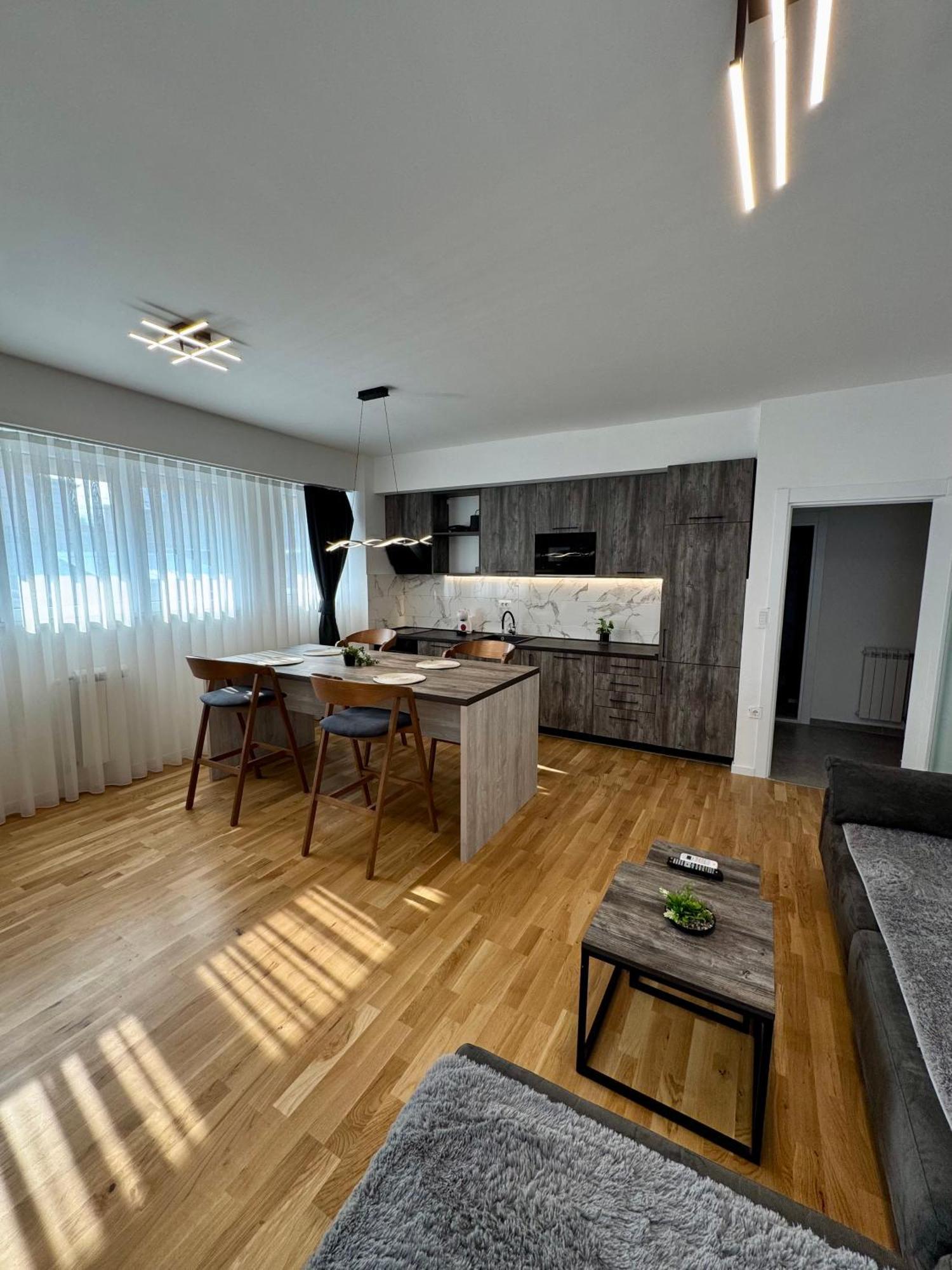 Downtown Riverside Apartments Skopje Zewnętrze zdjęcie